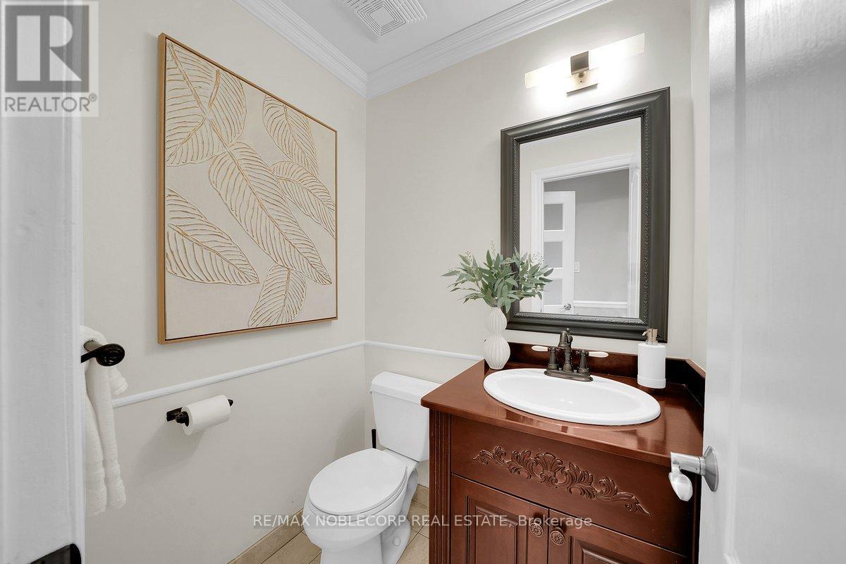3 Castlehill Road, Vaughan, Ontario  L6A 1P3 - Photo 19 - N13640934