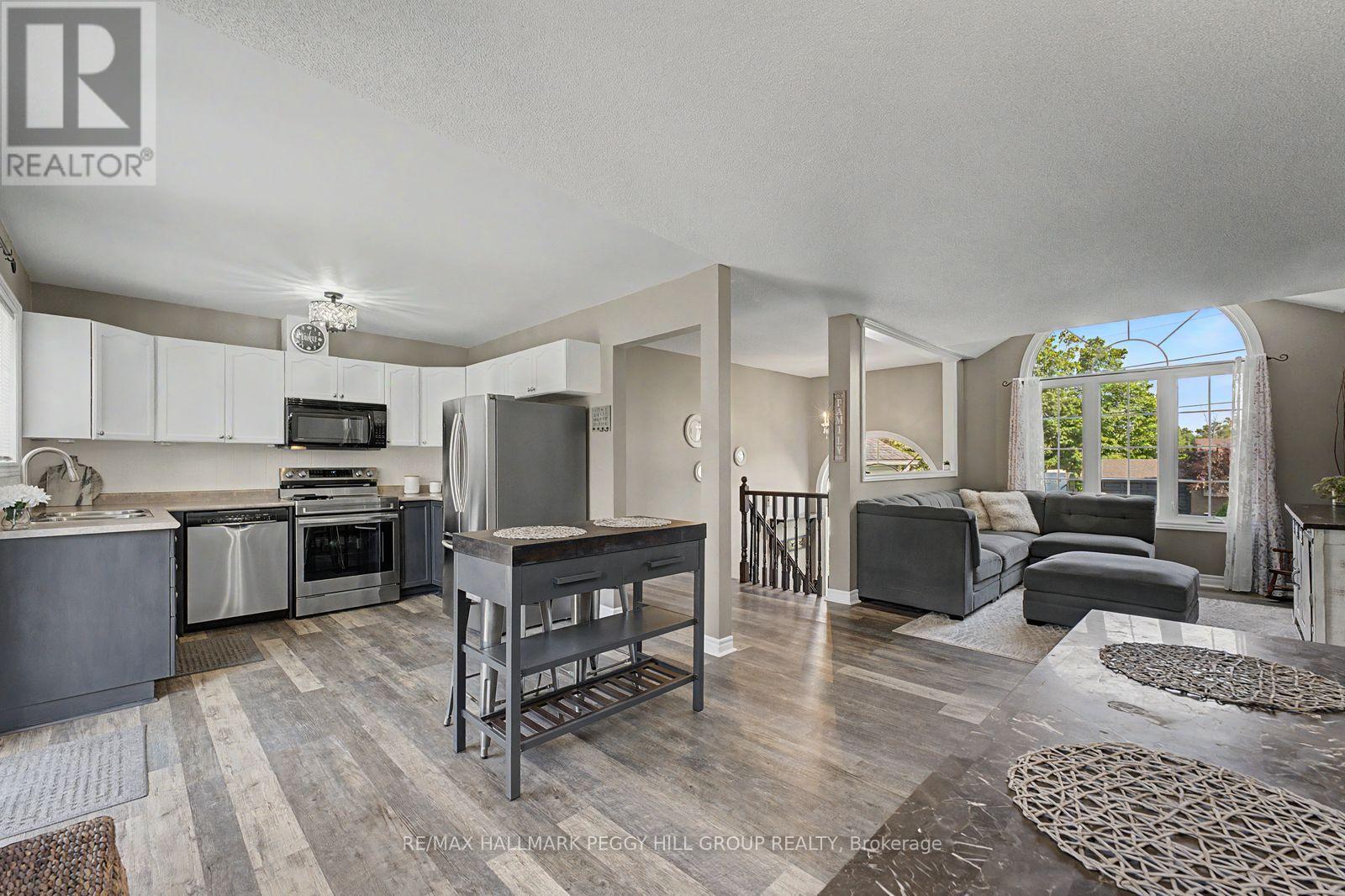 6 Rosemarie Drive, Oro-Medonte, Ontario  L0L 1T0 - Photo 6 - S13640898