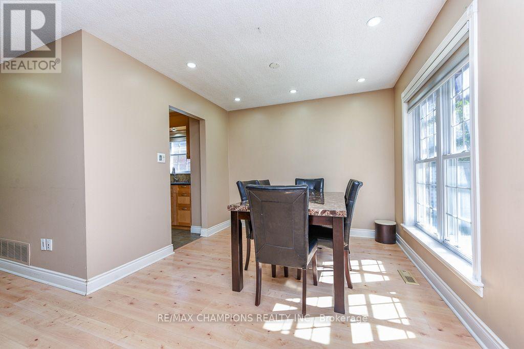163 Simmons Boulevard, Brampton, Ontario  L6V 3Y2 - Photo 14 - W13640834
