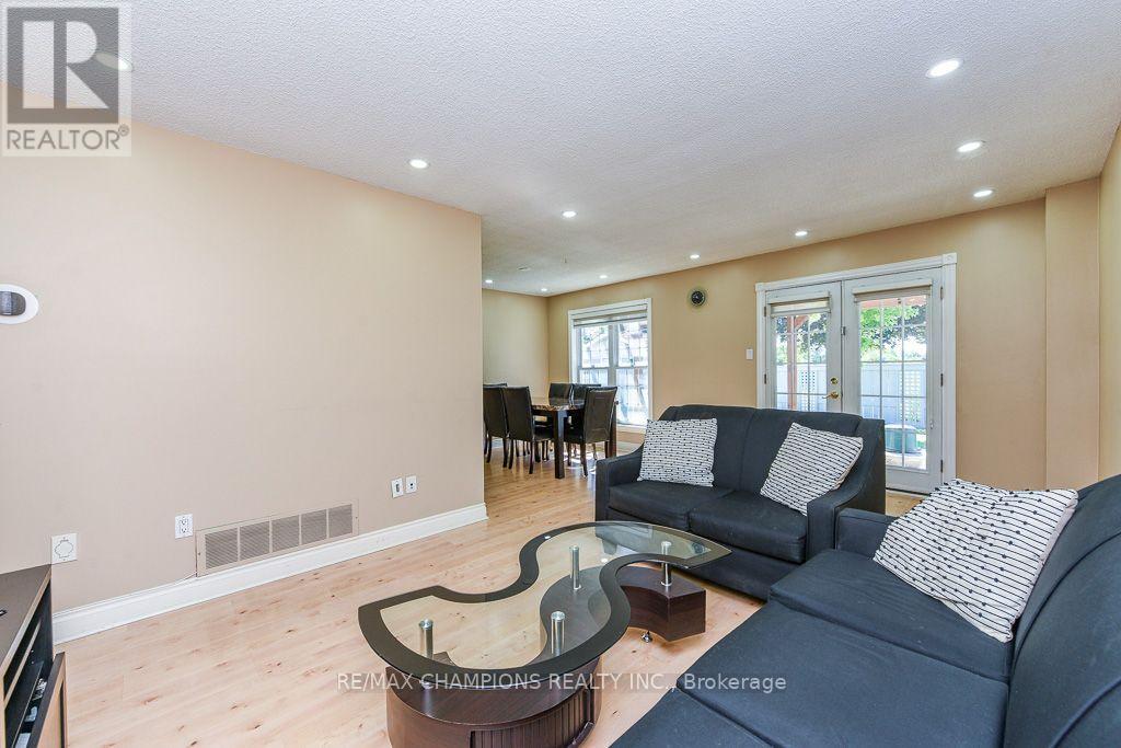 163 Simmons Boulevard, Brampton, Ontario  L6V 3Y2 - Photo 15 - W13640834