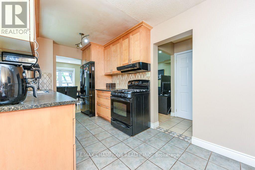 163 Simmons Boulevard, Brampton, Ontario  L6V 3Y2 - Photo 20 - W13640834