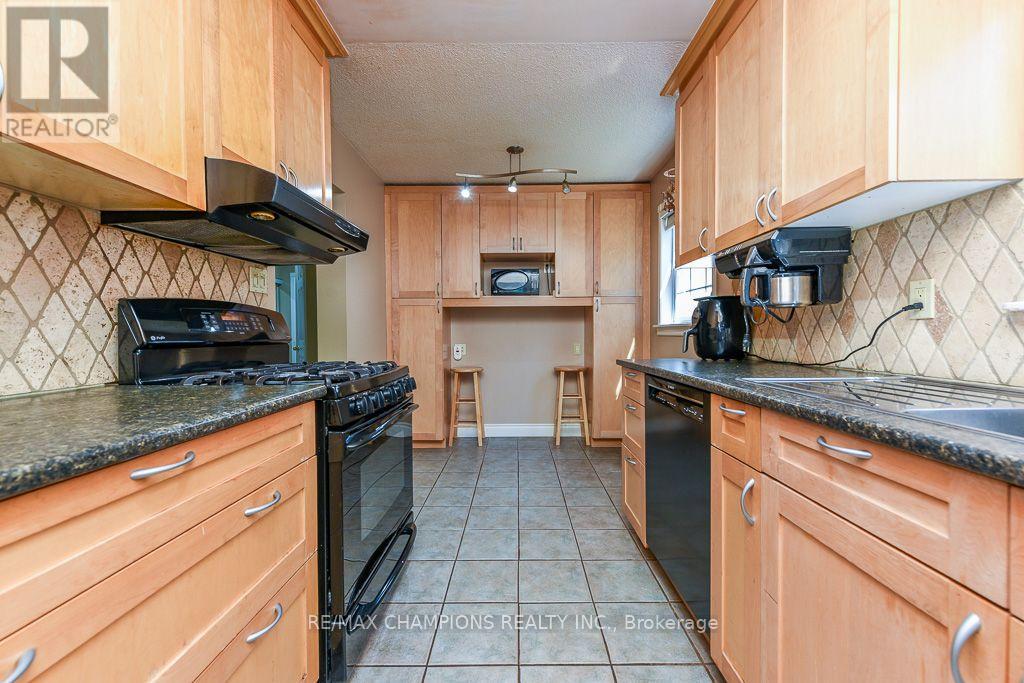 163 Simmons Boulevard, Brampton, Ontario  L6V 3Y2 - Photo 27 - W13640834