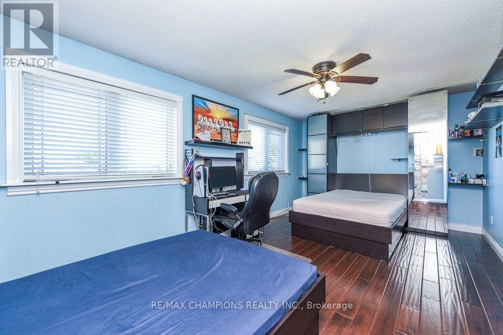 163 Simmons Boulevard, Brampton, Ontario  L6V 3Y2 - Photo 31 - W13640834