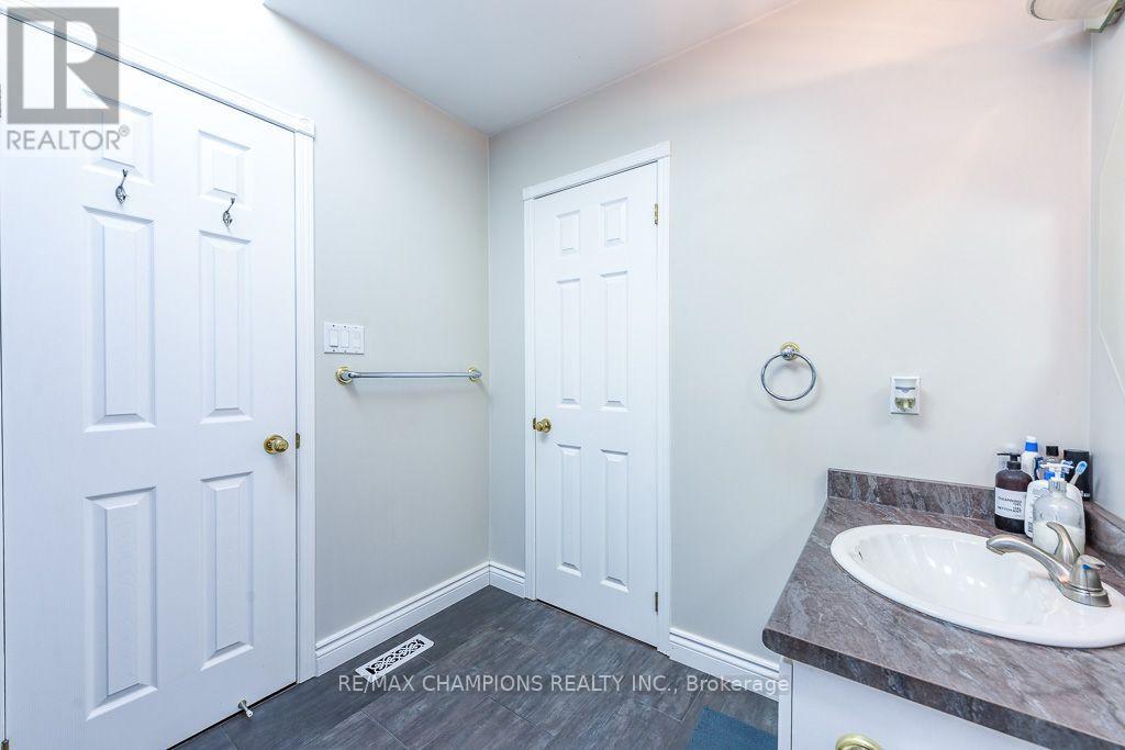 163 Simmons Boulevard, Brampton, Ontario  L6V 3Y2 - Photo 42 - W13640834