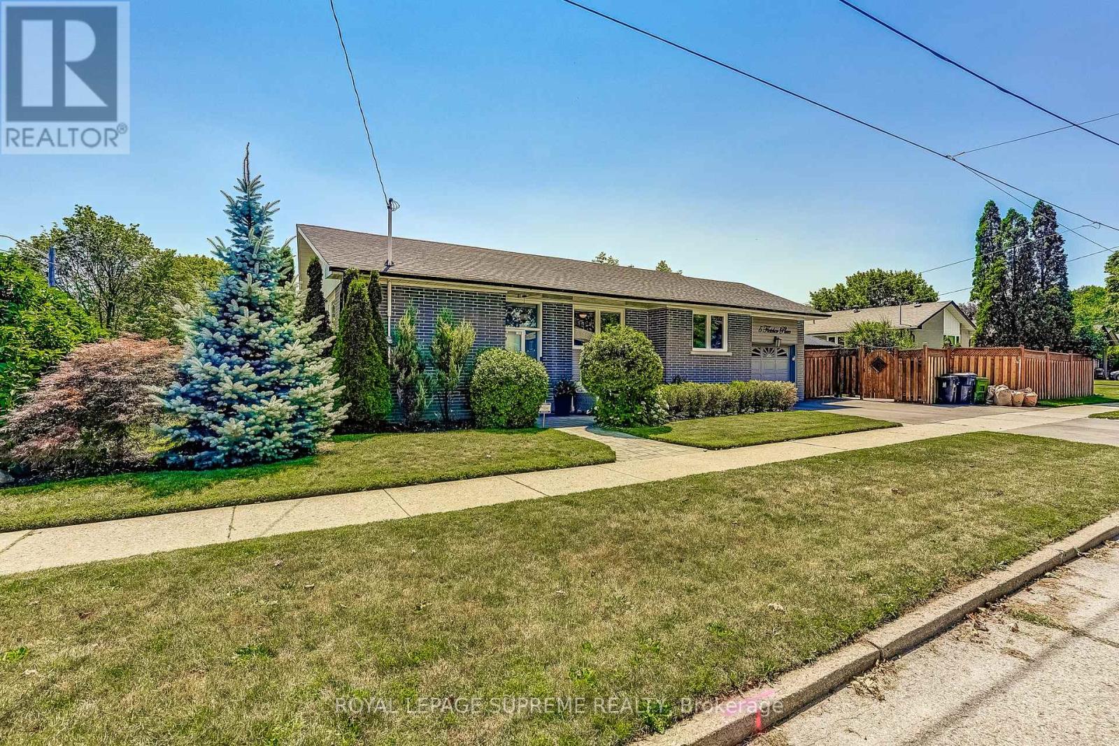 5 Fletcher Place, Toronto, Ontario  M9R 1K7 - Photo 2 - W13640896