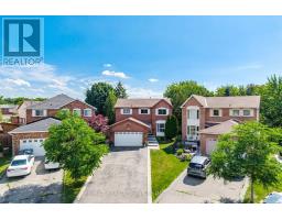 8 PARAMOUNT PLACE, Brampton, Ontario
