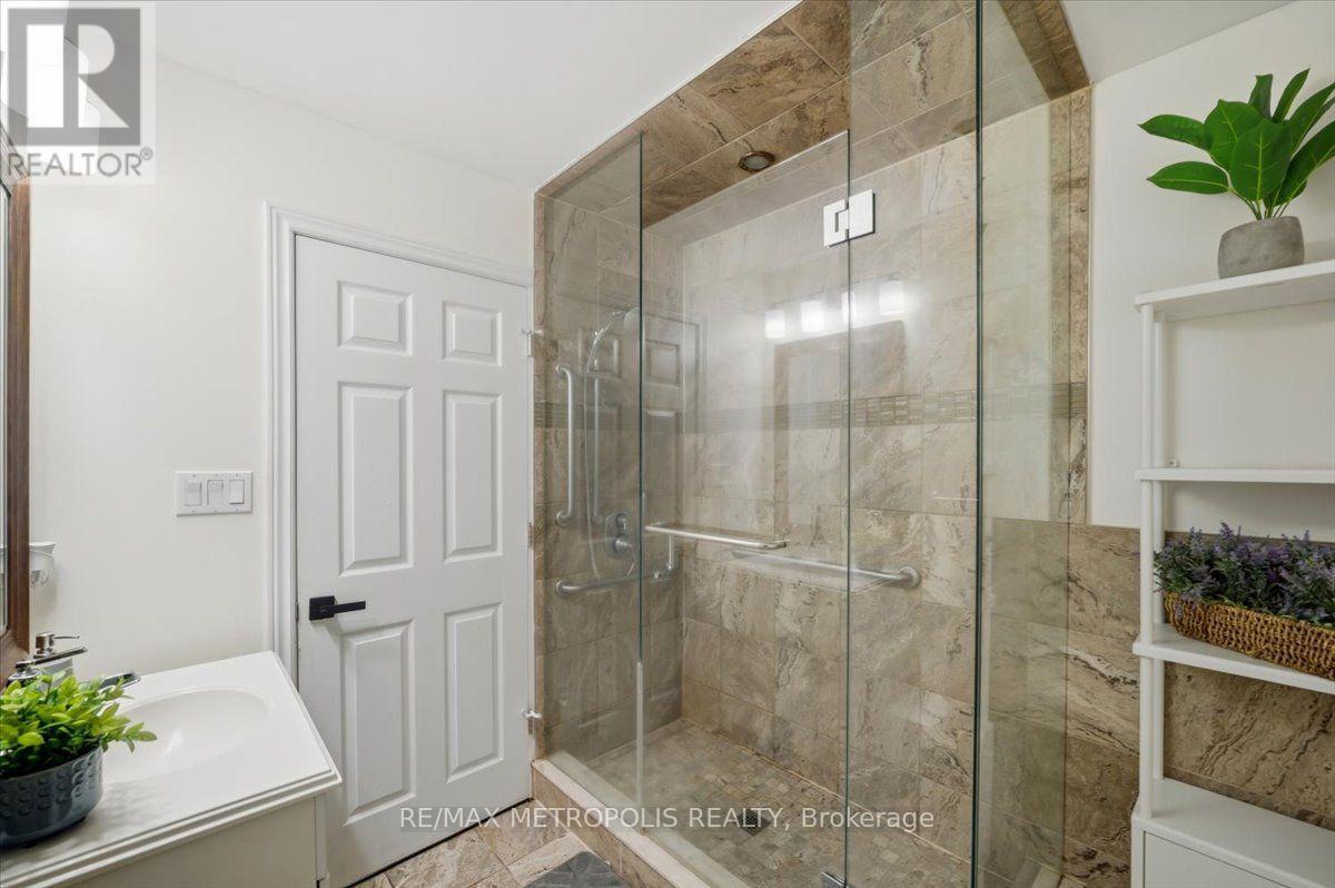 615 Dogwood Lane, Waterloo, Ontario  N2L 4Y2 - Photo 14 - X13640852