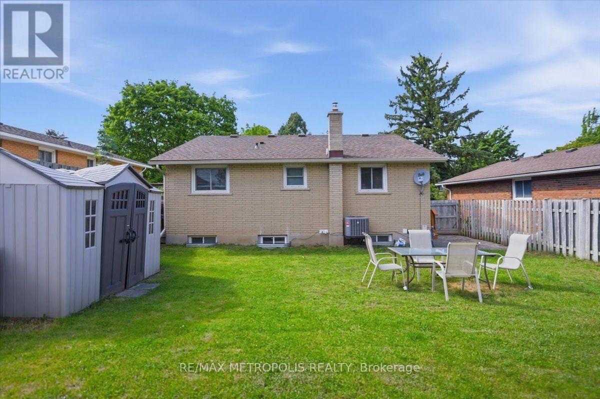 615 Dogwood Lane, Waterloo, Ontario  N2L 4Y2 - Photo 36 - X13640852