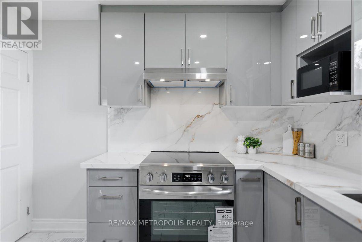 615 Dogwood Lane, Waterloo, Ontario  N2L 4Y2 - Photo 5 - X13640852