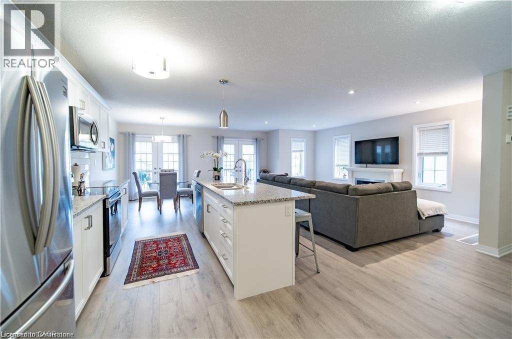 115 South Creek Drive Unit# 11, Kitchener, Ontario  N2P 0H2 - Photo 2 - 40852924