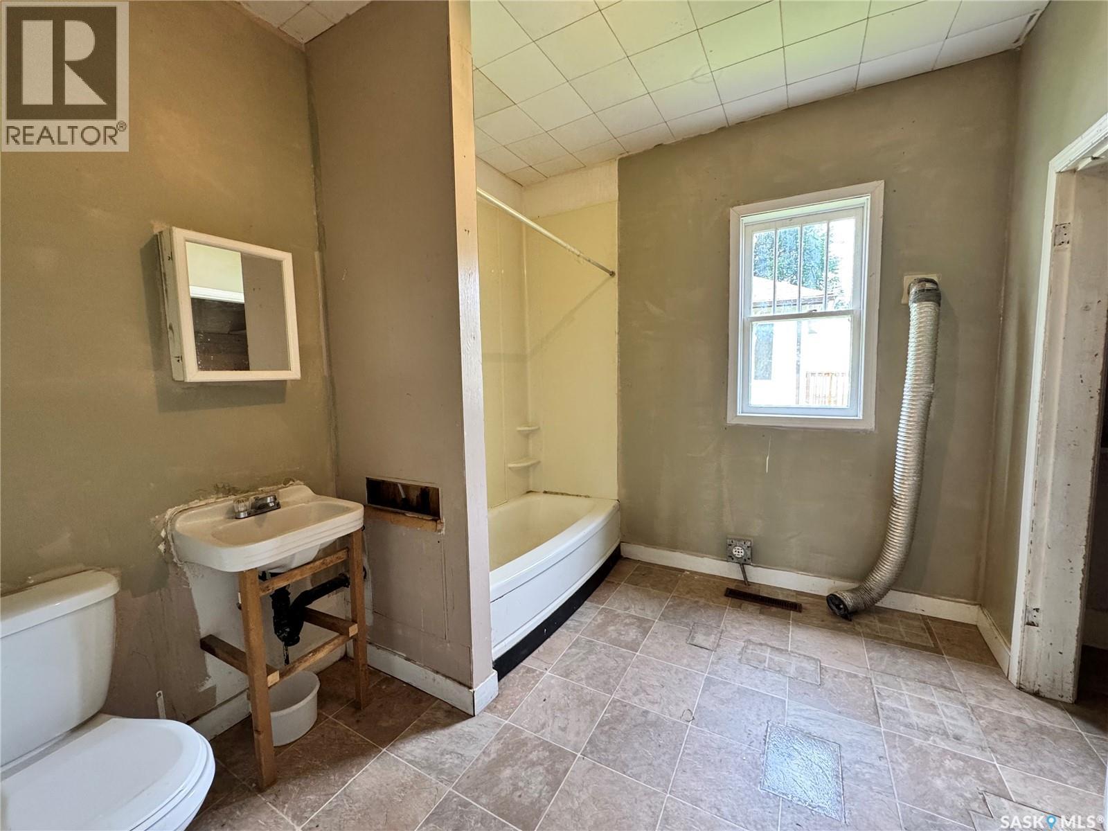 855 2nd Street E, Prince Albert, Saskatchewan  S6V 0G2 - Photo 5 - SK044588