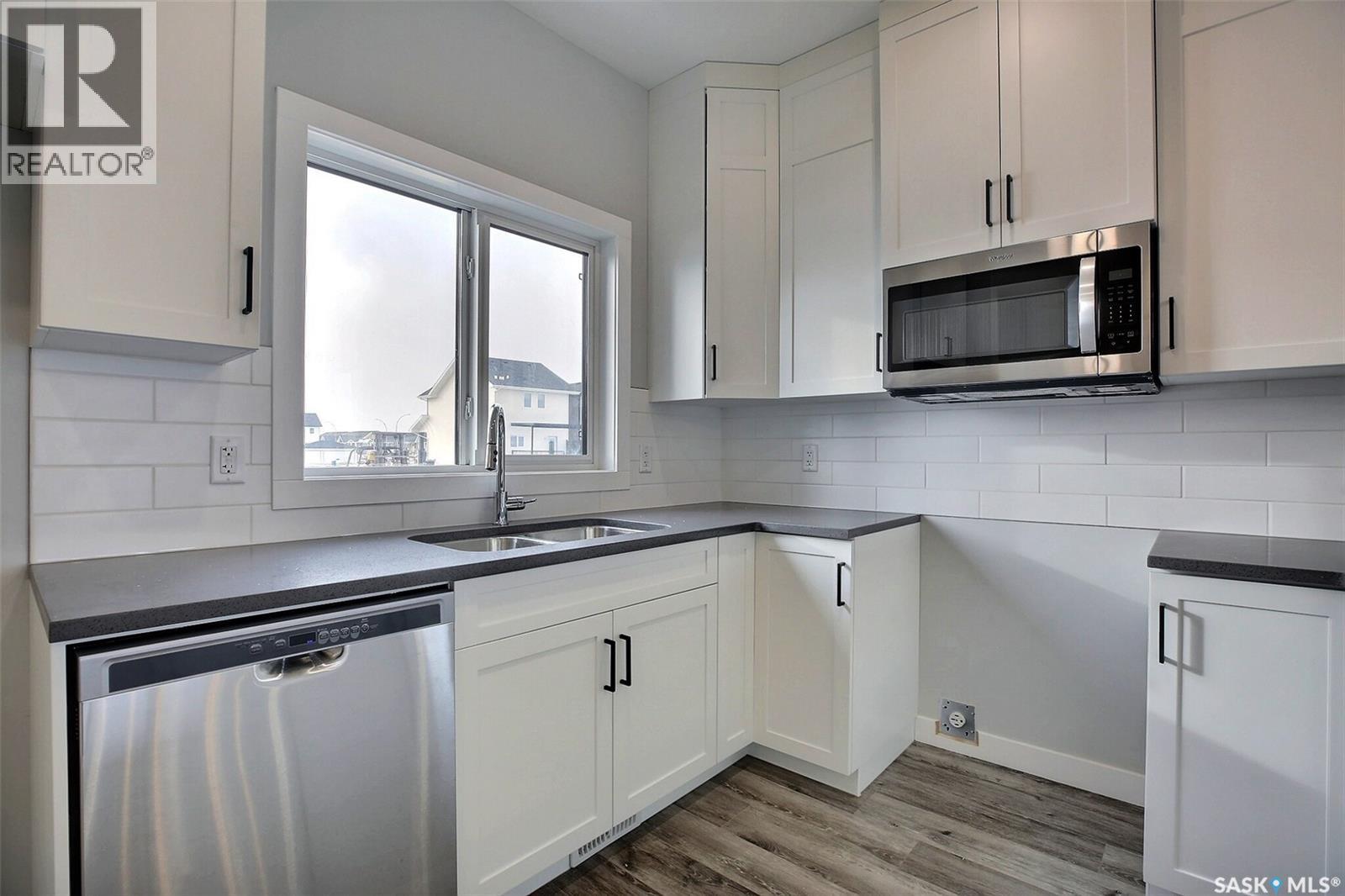 2956 Green Turtle Road, Regina, Saskatchewan  S4V 4G4 - Photo 10 - SK044538