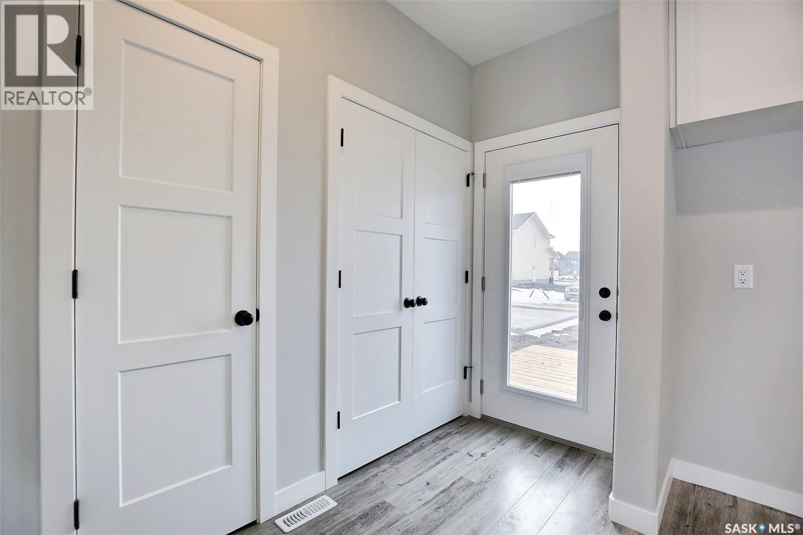 2956 Green Turtle Road, Regina, Saskatchewan  S4V 4G4 - Photo 12 - SK044538