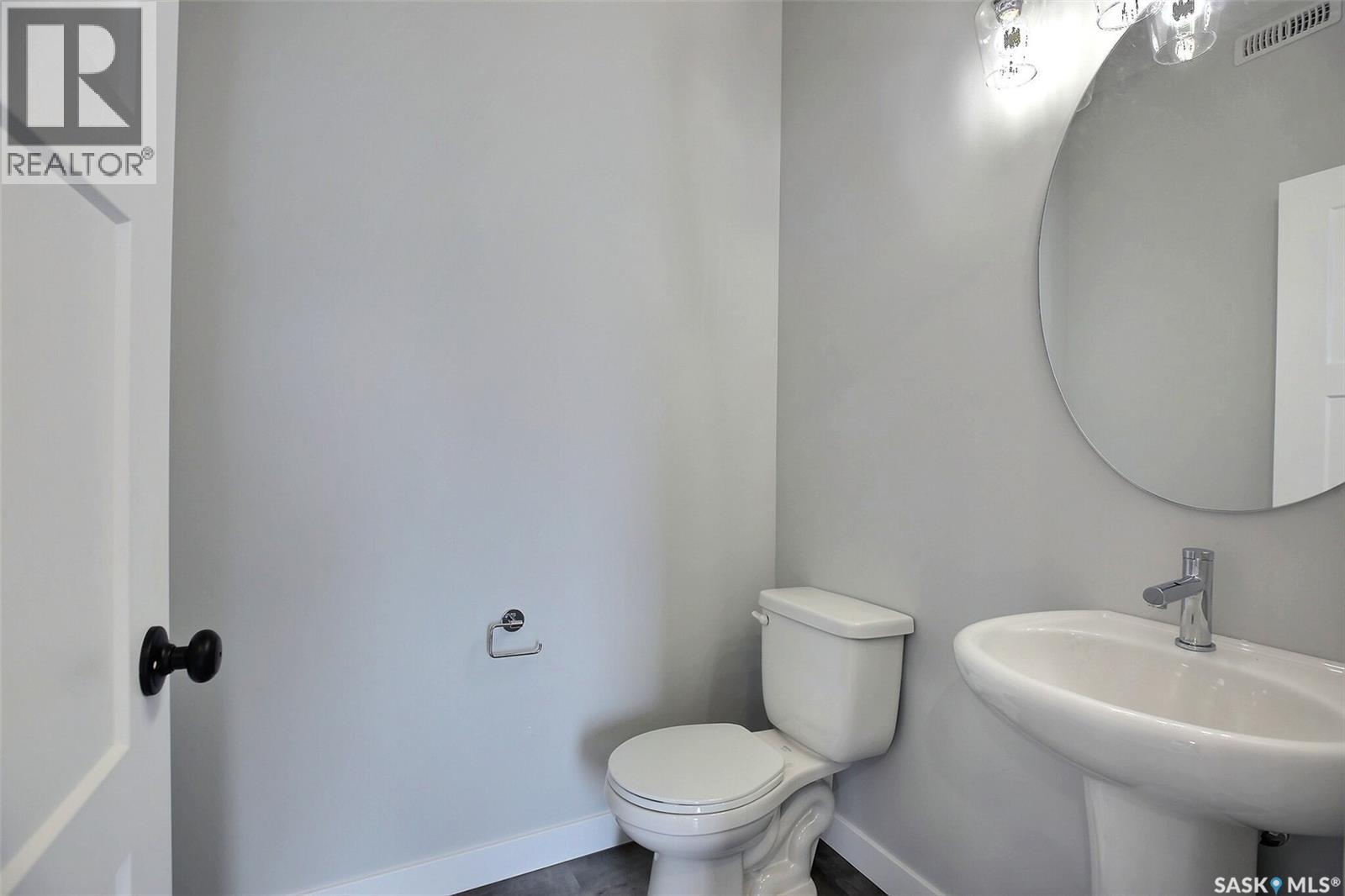 2956 Green Turtle Road, Regina, Saskatchewan  S4V 4G4 - Photo 13 - SK044538