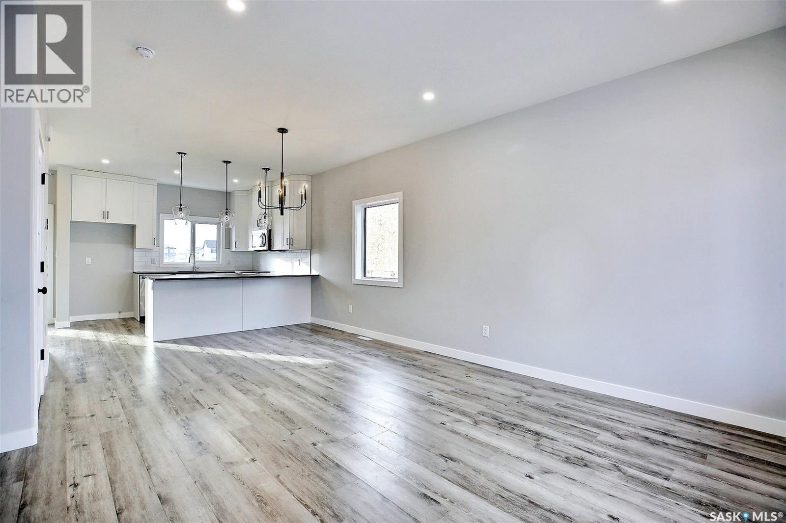 2956 Green Turtle Road, Regina, Saskatchewan  S4V 4G4 - Photo 2 - SK044538