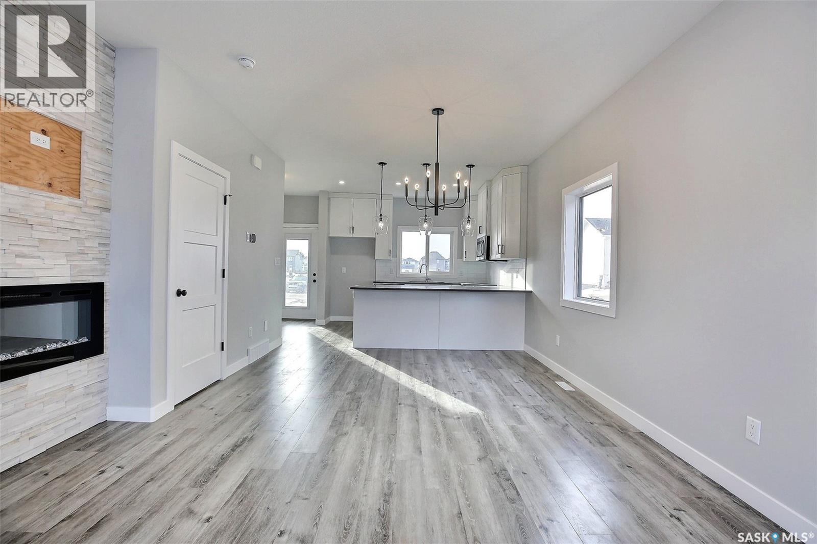 2956 Green Turtle Road, Regina, Saskatchewan  S4V 4G4 - Photo 3 - SK044538