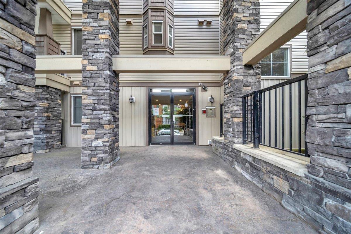 210 5454 198 Street, Langley, British Columbia  V3A 1G2 - Photo 2 - R3152294