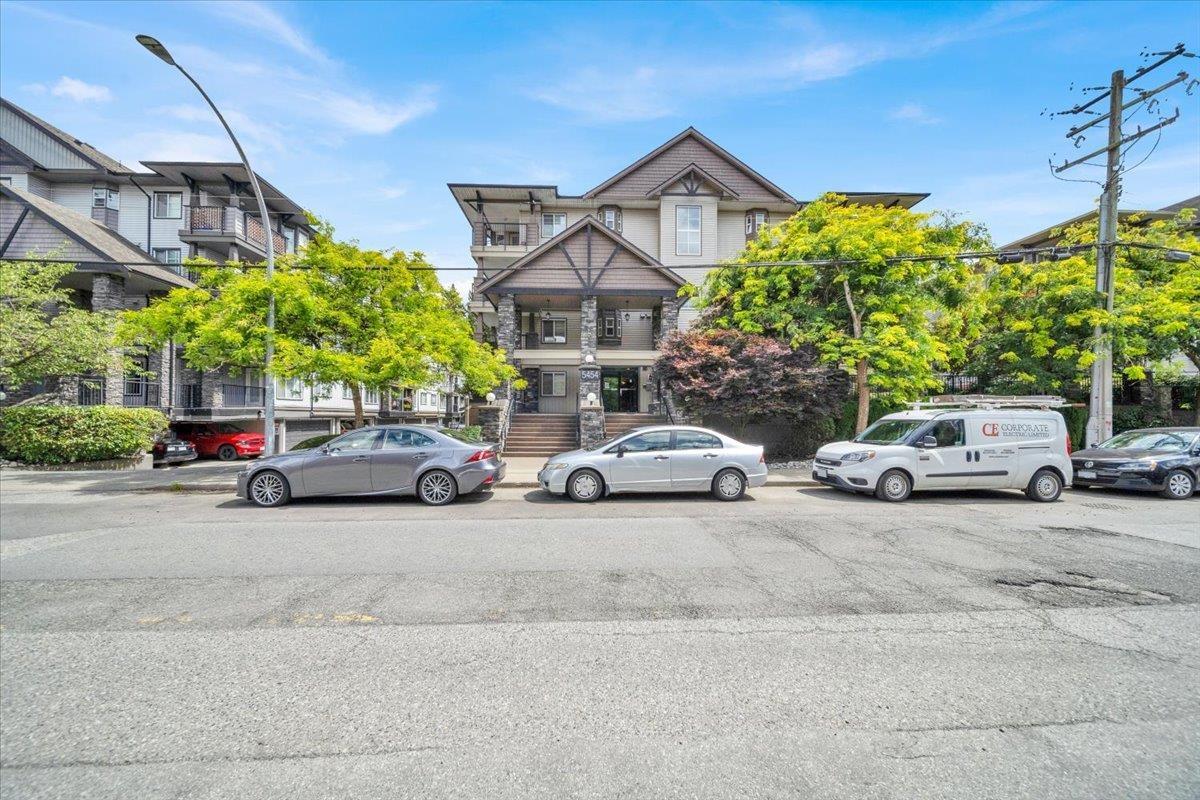 210 5454 198 Street, Langley, British Columbia  V3A 1G2 - Photo 3 - R3152294