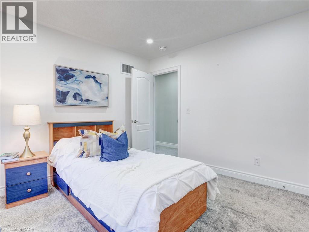 584 Pinery Trail, Waterloo, Ontario  N2V 2Y3 - Photo 32 - 40852361