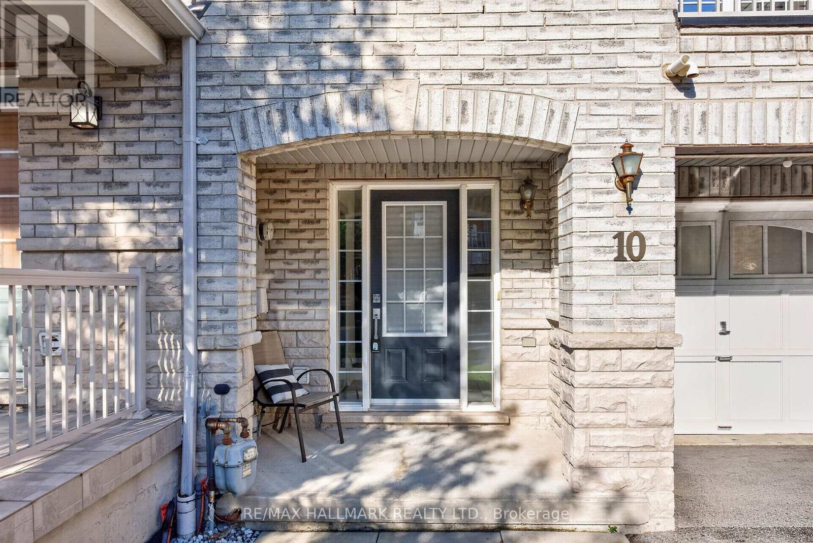 10 Linnell Street, Ajax, Ontario  L1Z 0K9 - Photo 5 - E13507738