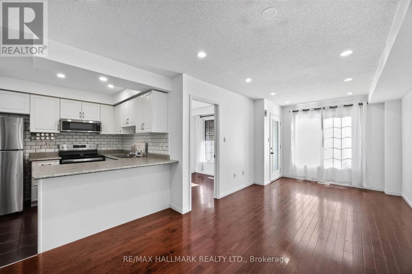 10 Linnell Street, Ajax, Ontario  L1Z 0K9 - Photo 22 - E13507738