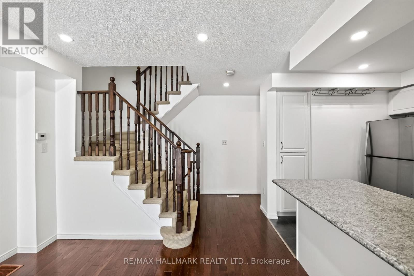 10 Linnell Street, Ajax, Ontario  L1Z 0K9 - Photo 13 - E13507738