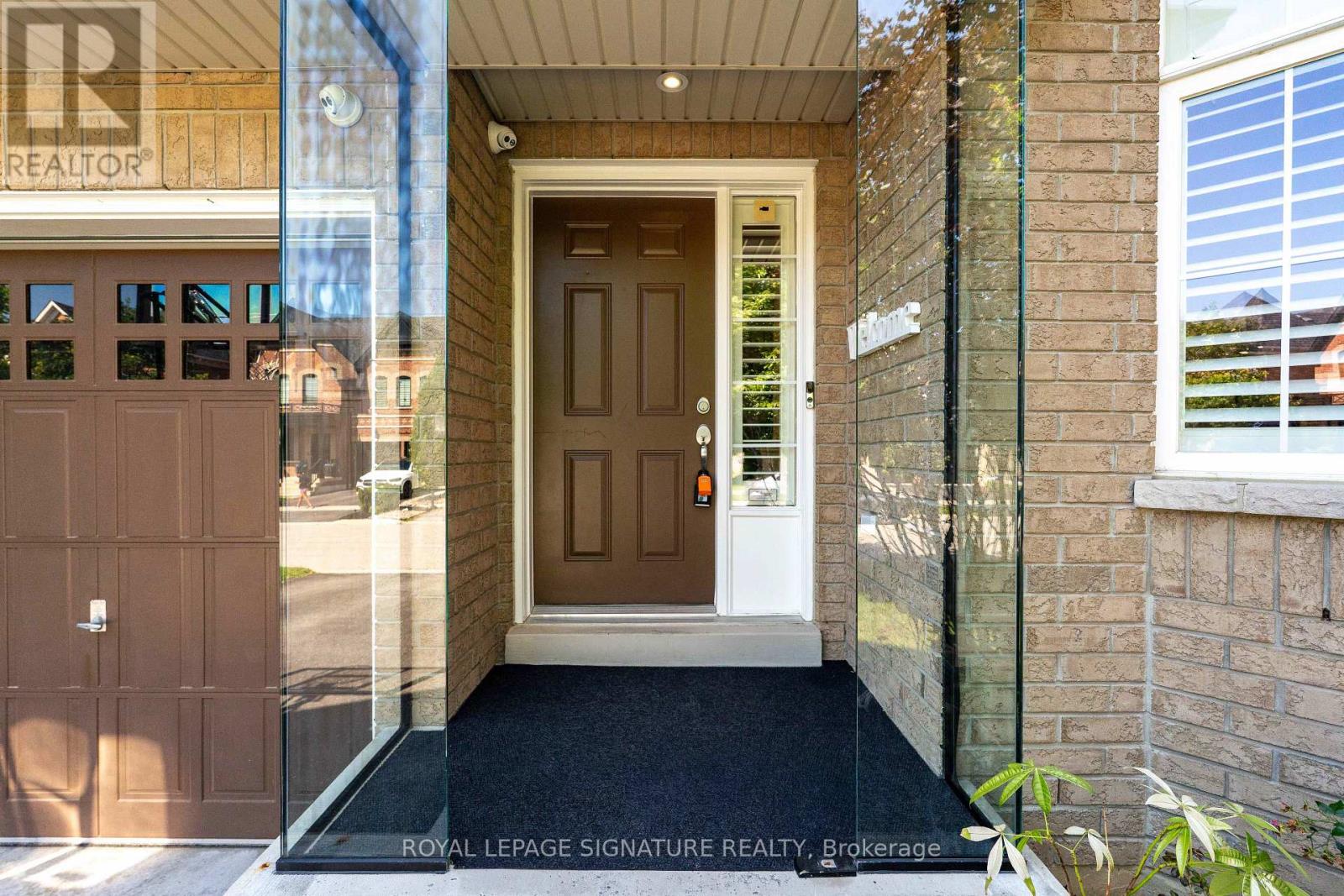 22 Northcastle Crescent, Whitby, Ontario  L1M 0H8 - Photo 4 - E13640374