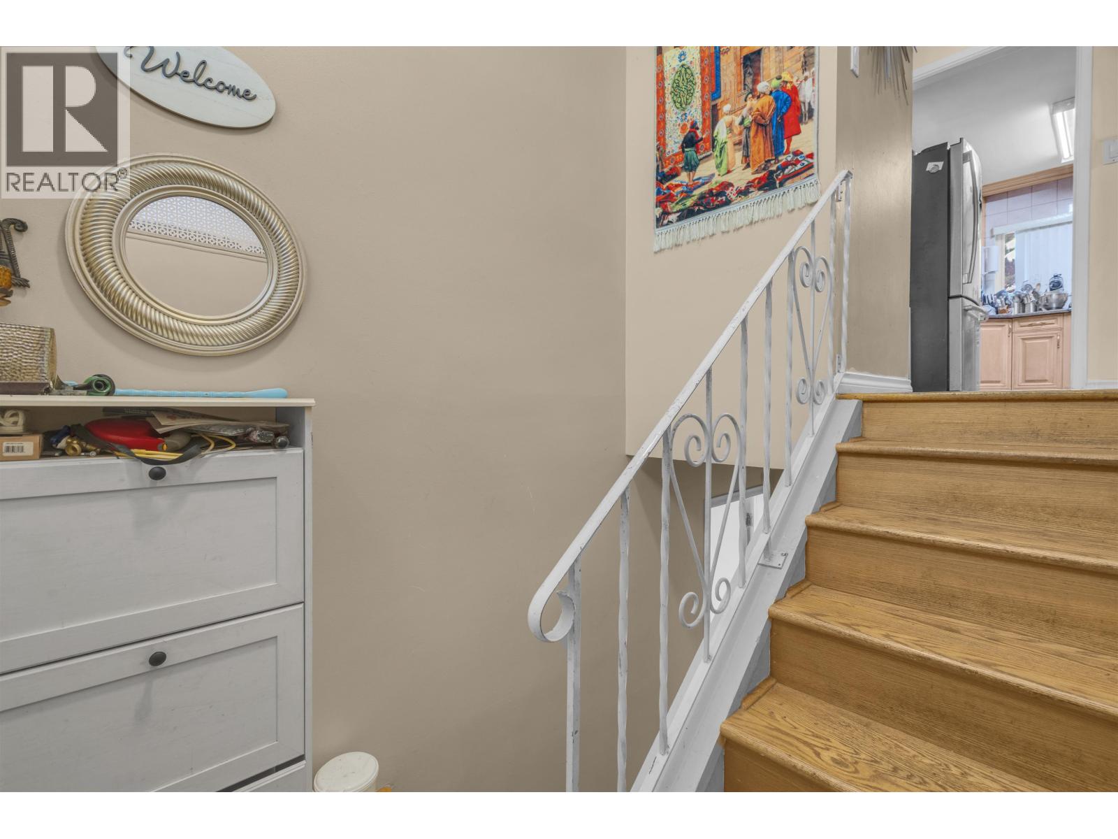1825 Brunette Avenue, Coquitlam, British Columbia  V3K 1H3 - Photo 3 - R3152286