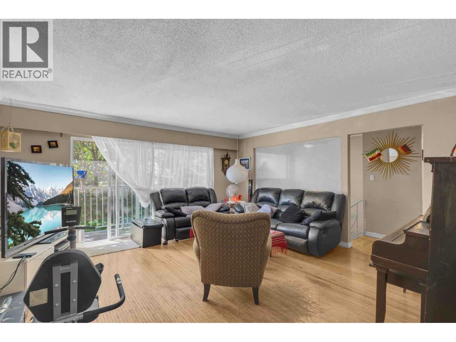 1825 Brunette Avenue, Coquitlam, British Columbia  V3K 1H3 - Photo 5 - R3152286