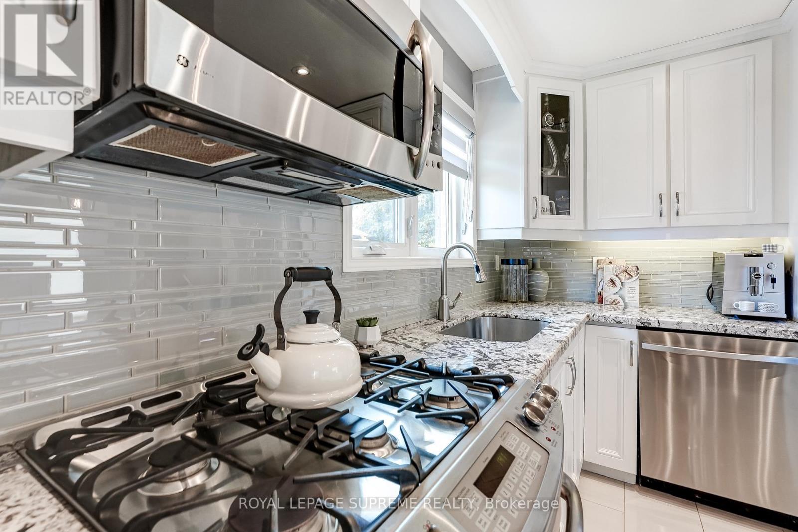 5 Fletcher Place, Toronto, Ontario  M9R 1K7 - Photo 18 - W13640896