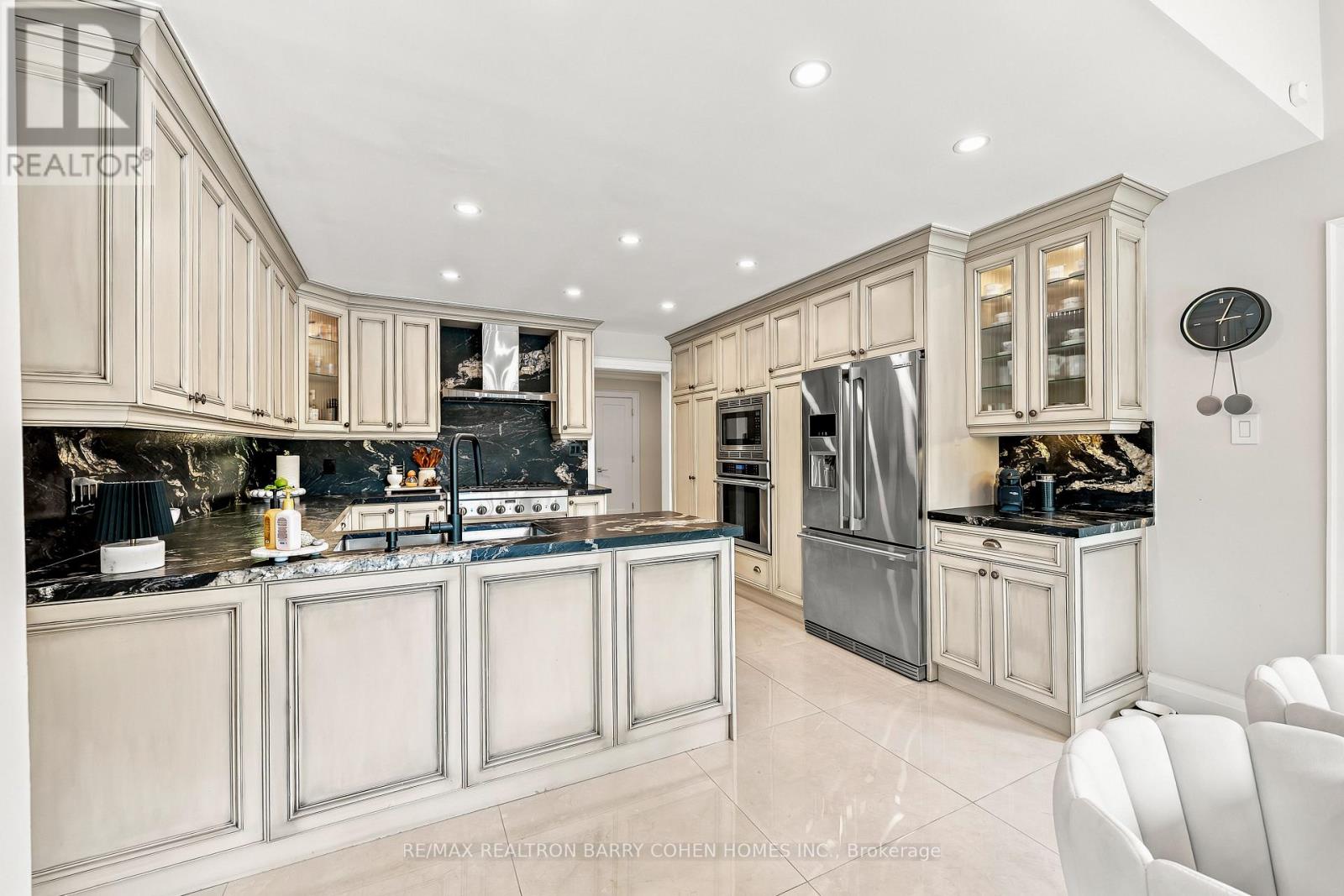 4 Hashbury Place, Markham, Ontario  L3T 7H4 - Photo 15 - N13599118