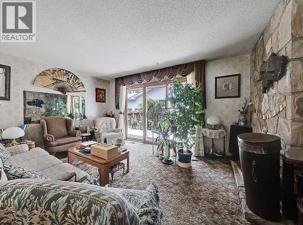 230 Oakwood Place SW, Calgary, Alberta  T2V 3Y6 - Photo 11 - A2334873