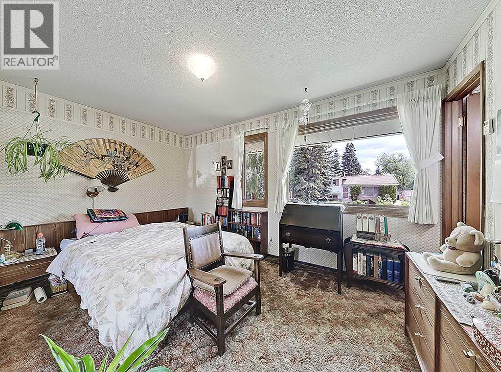 230 Oakwood Place SW, Calgary, Alberta  T2V 3Y6 - Photo 12 - A2334873