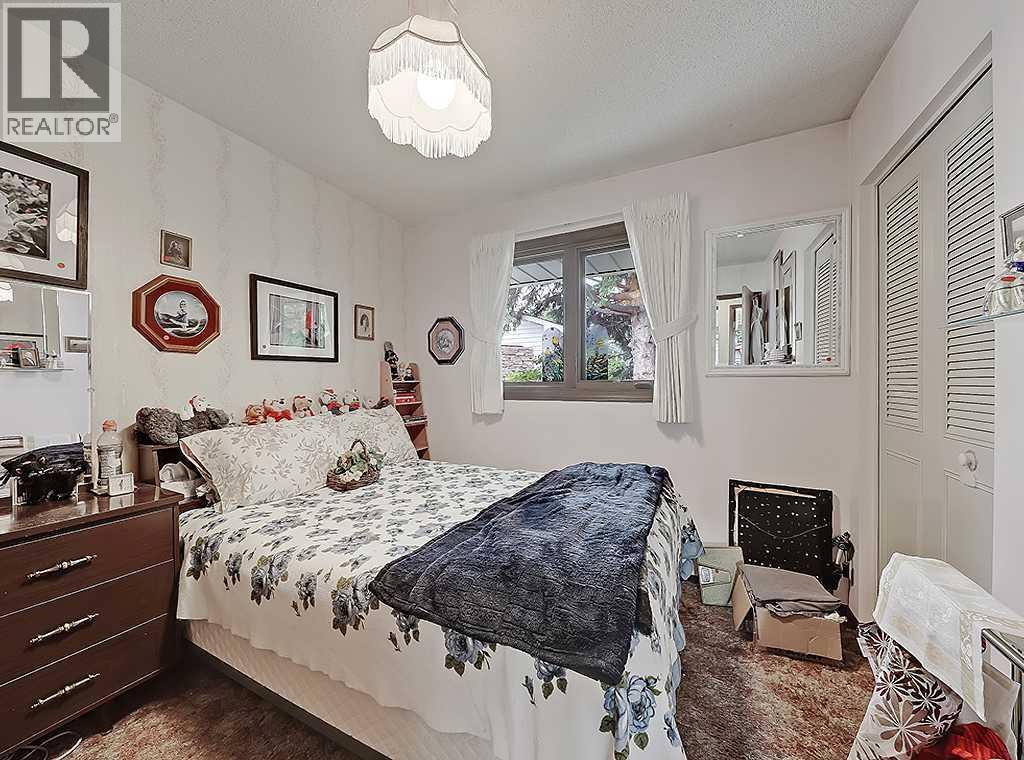 230 Oakwood Place SW, Calgary, Alberta  T2V 3Y6 - Photo 14 - A2334873