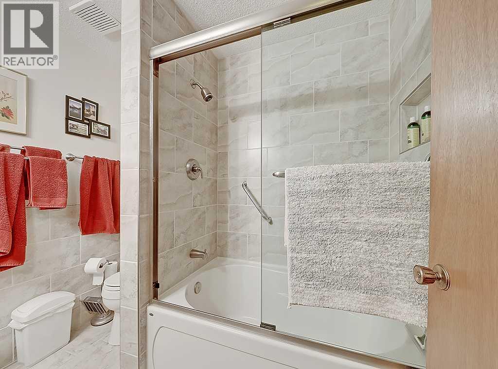230 Oakwood Place SW, Calgary, Alberta  T2V 3Y6 - Photo 16 - A2334873
