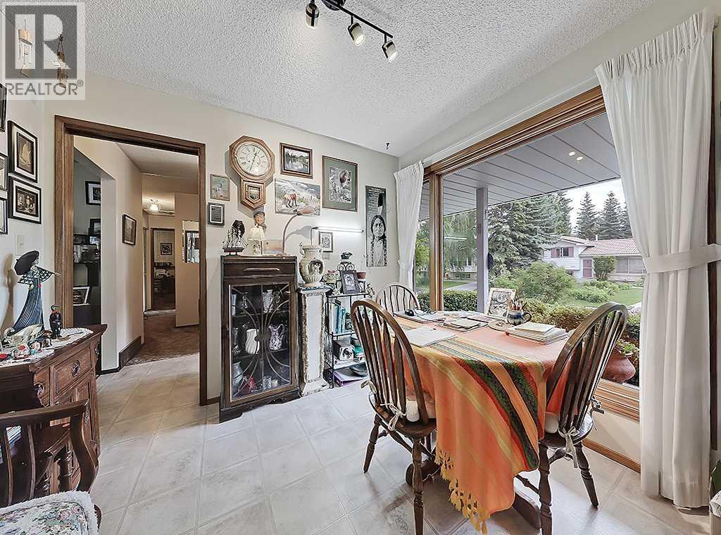 230 Oakwood Place SW, Calgary, Alberta  T2V 3Y6 - Photo 6 - A2334873