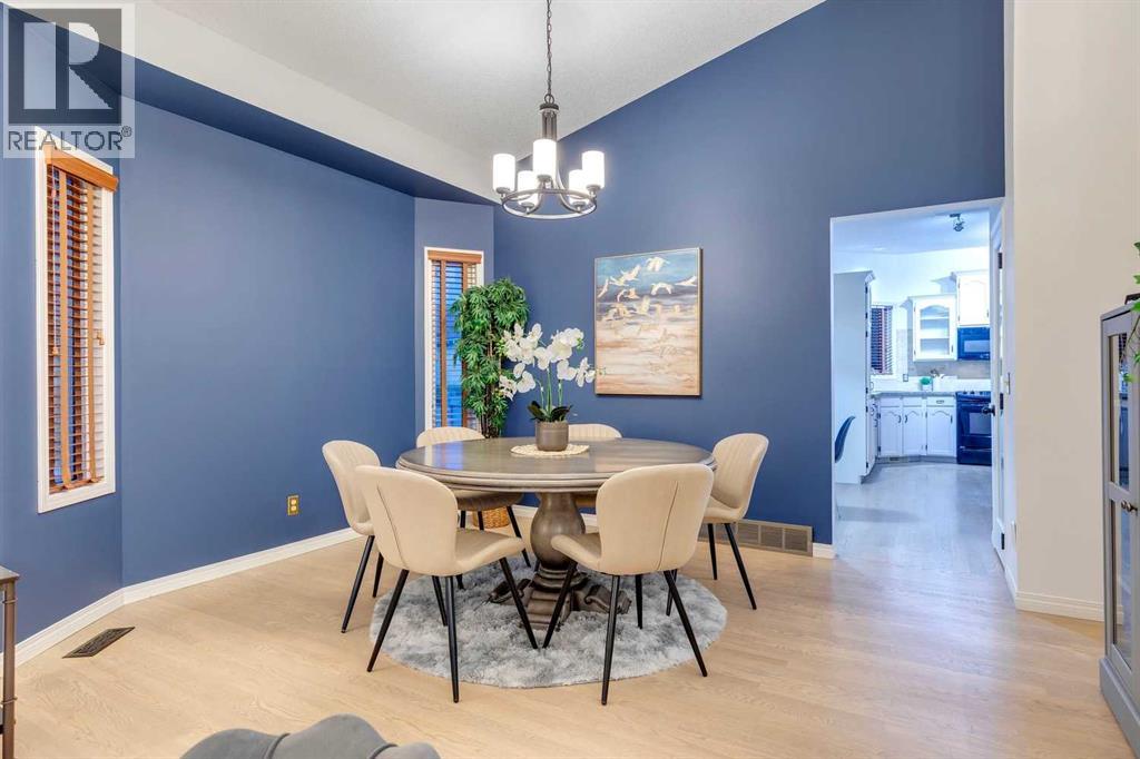 51 Straddock Crescent SW, Calgary, Alberta  T3H 2S9 - Photo 11 - A2324406