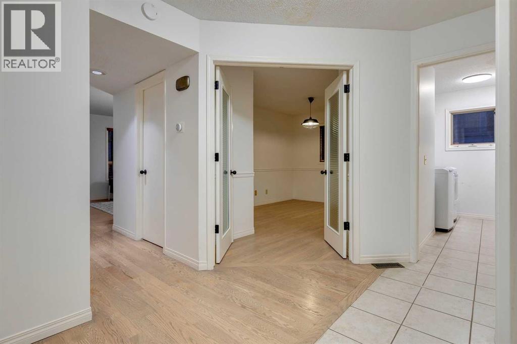 51 Straddock Crescent SW, Calgary, Alberta  T3H 2S9 - Photo 10 - A2324406