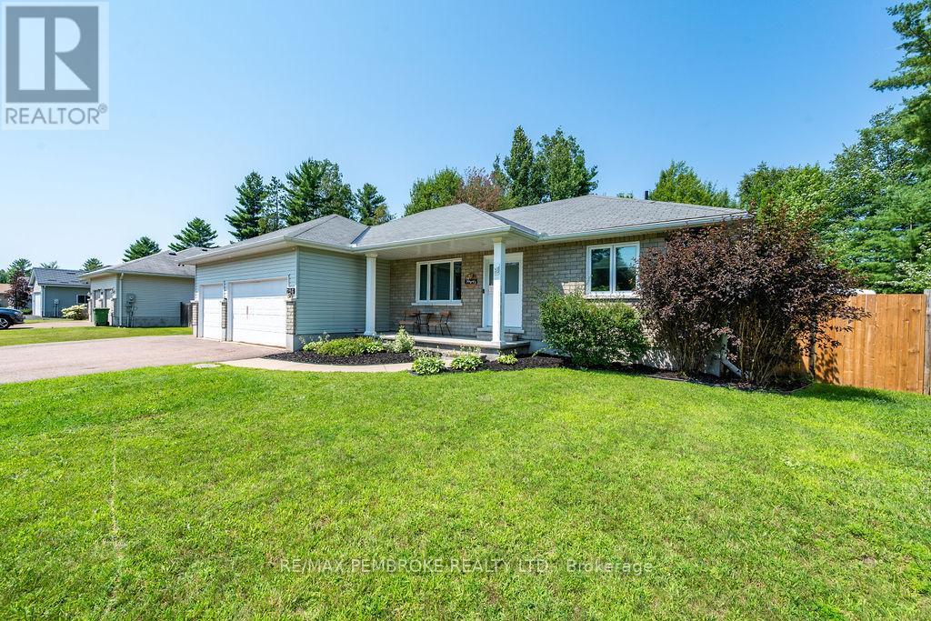 256 Oriole Crescent, Petawawa, Ontario K8H 0A7 - Photo 3 - X13641046