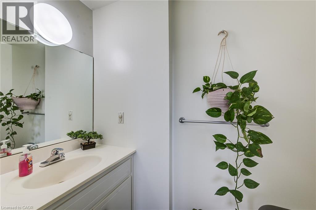 285 Sandowne Drive Unit# 15, Waterloo, Ontario  N2K 2C1 - Photo 13 - 40851425