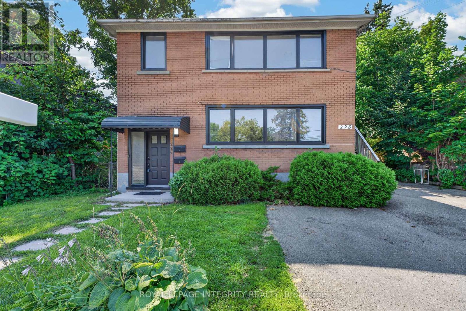 228 WOODROFFE AVENUE, Ottawa, Ontario