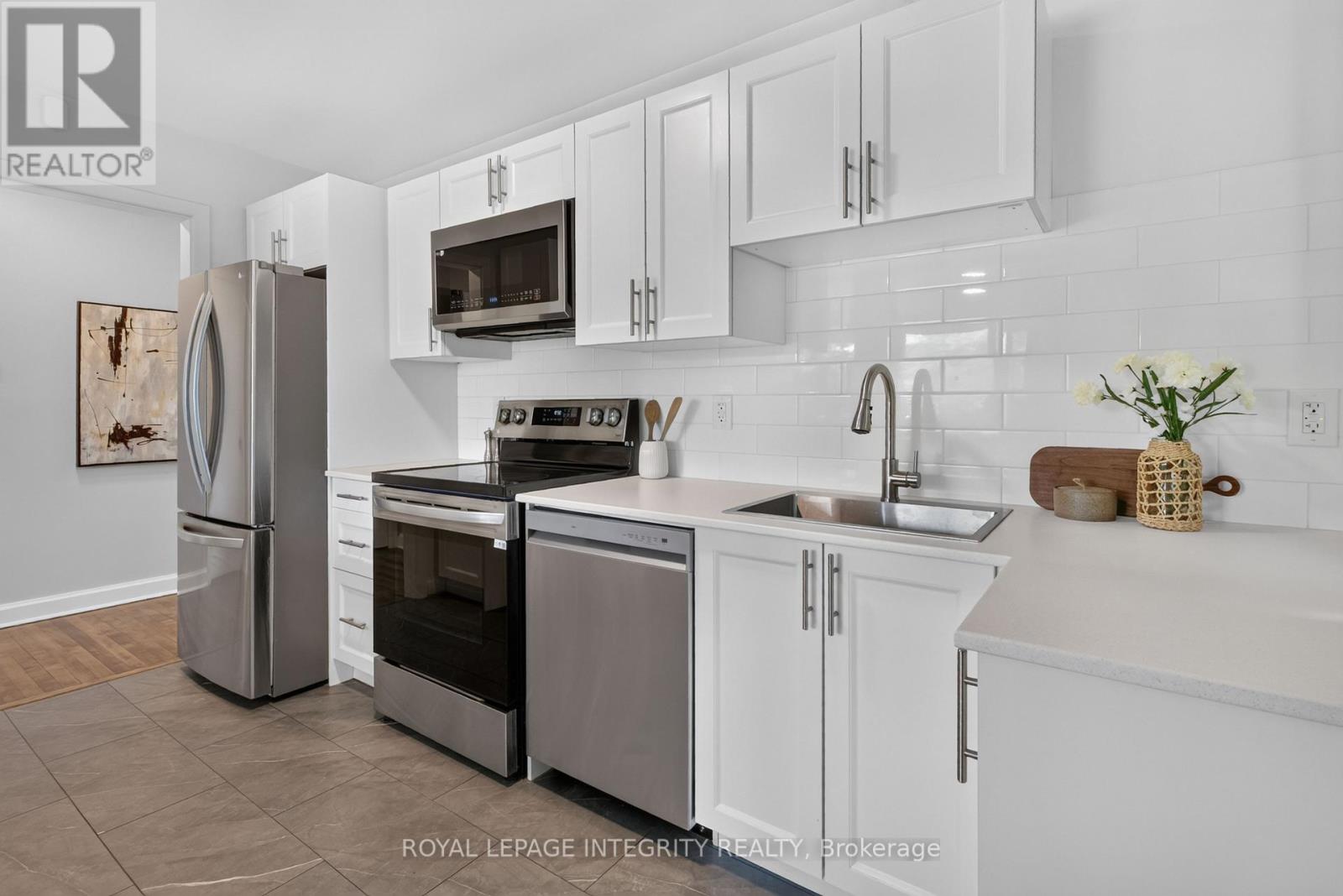 228 Woodroffe Avenue, Ottawa, Ontario  K2A 3V4 - Photo 6 - X13641012