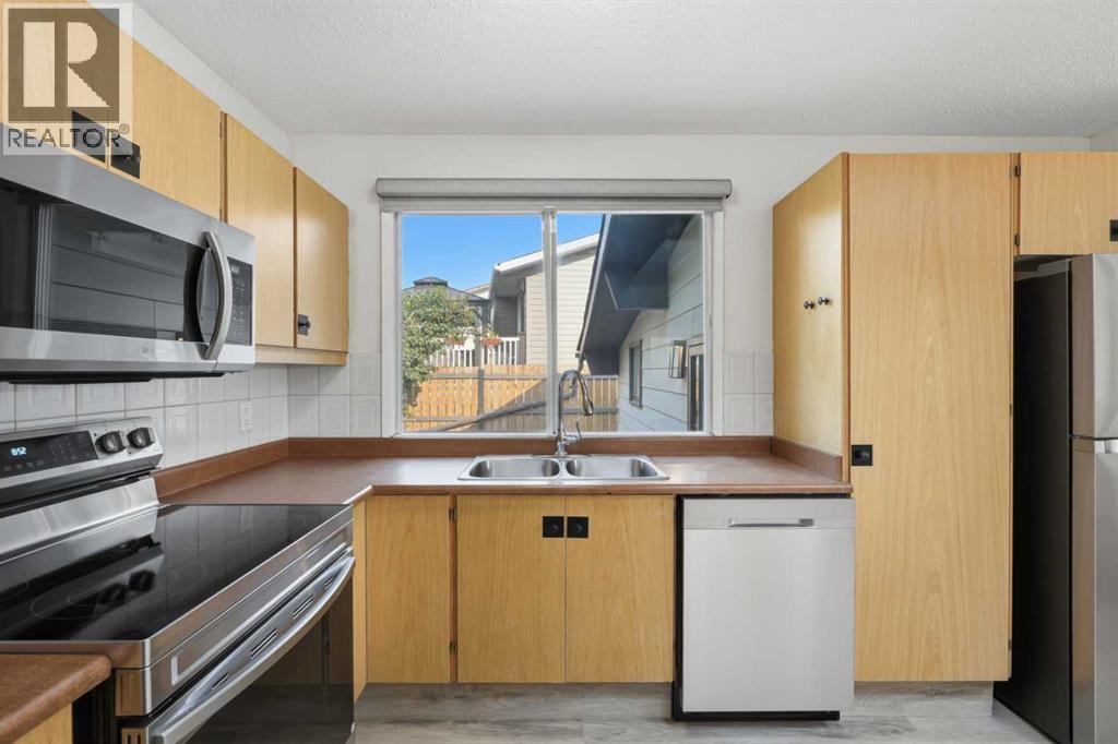 731 Queensland Drive SE, Calgary, Alberta  T2J 4S8 - Photo 15 - A2334302