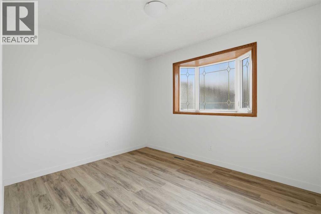 731 Queensland Drive SE, Calgary, Alberta  T2J 4S8 - Photo 19 - A2334302