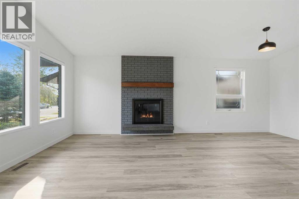 731 Queensland Drive SE, Calgary, Alberta  T2J 4S8 - Photo 7 - A2334302