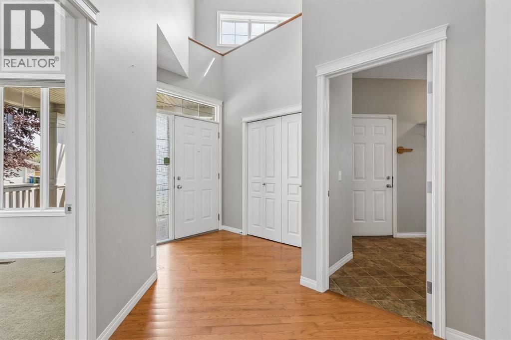 48 Rockywood Circle Nw, Calgary, Alberta  T3G 5W2 - Photo 4 - A2331048