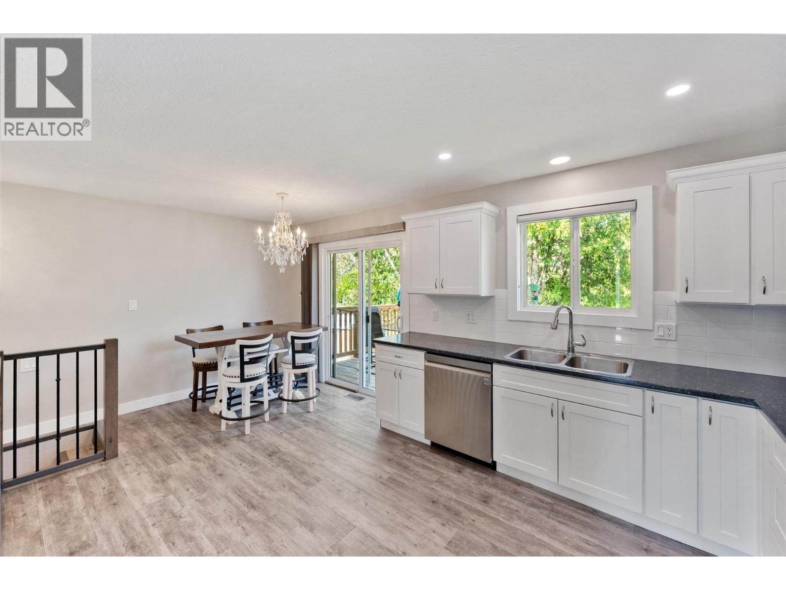 5852 Fairview Place, Oliver, British Columbia  V0H 1T1 - Photo 4 - 10394741