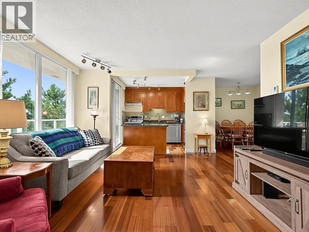 303 412 Twelfth Street, New Westminster, British Columbia V3M 6R2 - Photo 4 - R3152810