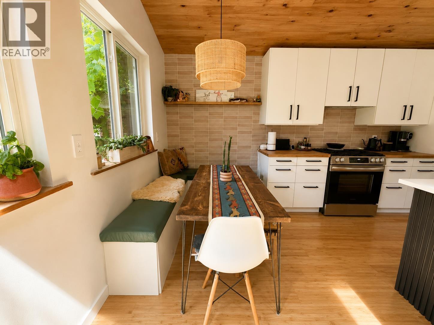 41741 Dogwood Place, Squamish, British Columbia V8B 1G5 - Photo 4 - R3152816