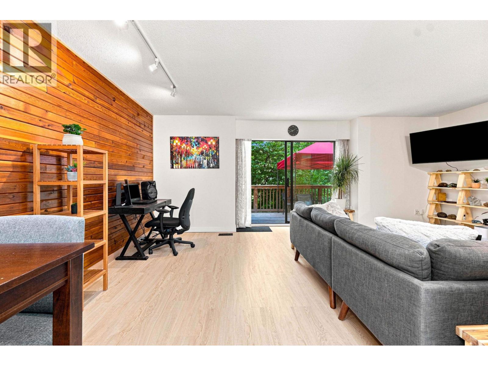 877 Old Lillooet Road, North Vancouver, British Columbia V7J 2H6 - Photo 10 - R3152821